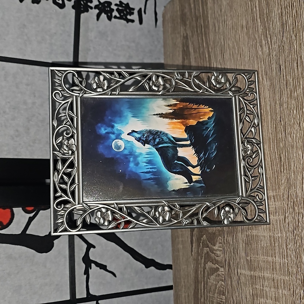 Framed Wolf Howling at the Moon 4x6  Art Print Pewter Floral Vine Frame Vintage